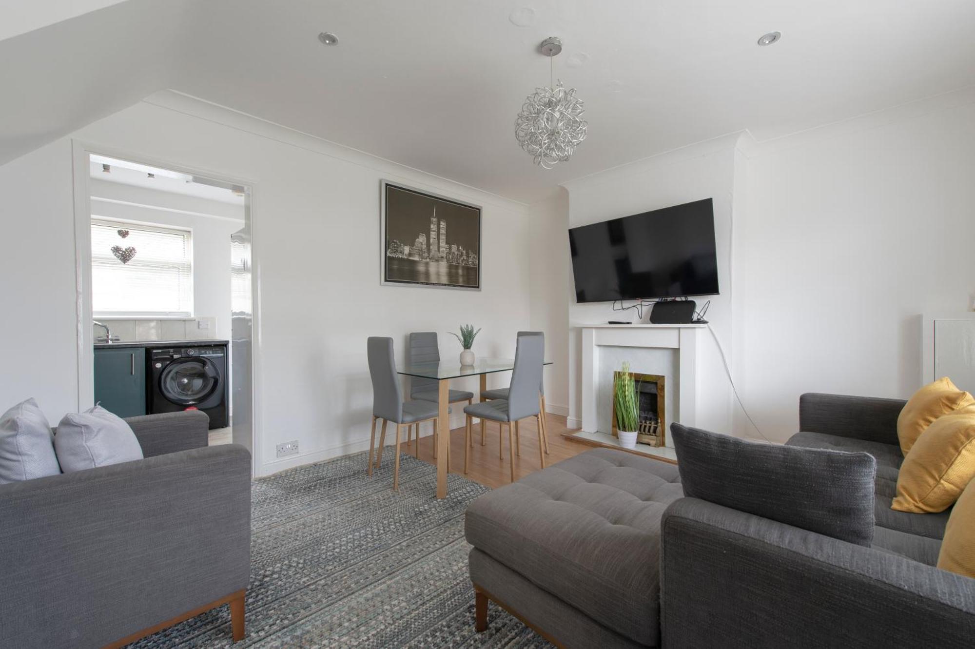 3 Bed House In Rochester 4 Beds Sleeps 7 Wainscot Exterior foto